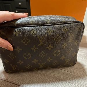 Louis Vuitton Trousse Bag 23”